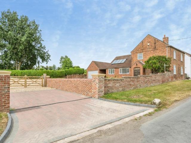 House for sale in Costhorpe, East Midlands
