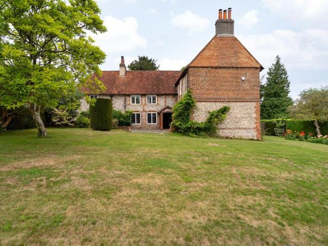 House for sale in Hillview, Surrey
