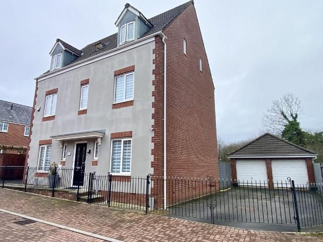House for sale in Llansamlet, Wales