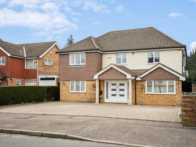 House for sale in Connaught Park, Bushey