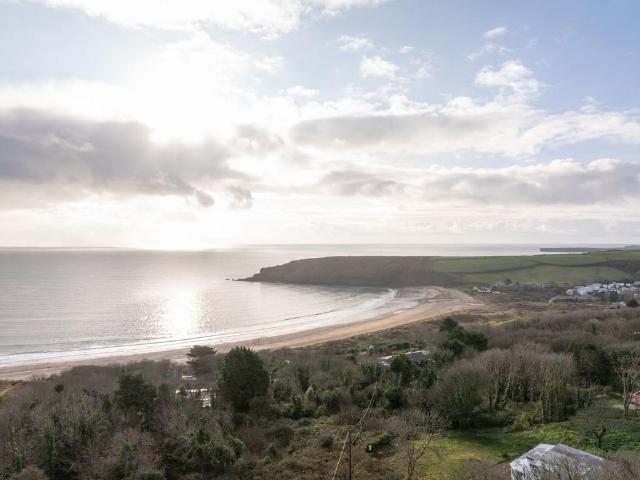 House for sale in Lamphey, East Trewent