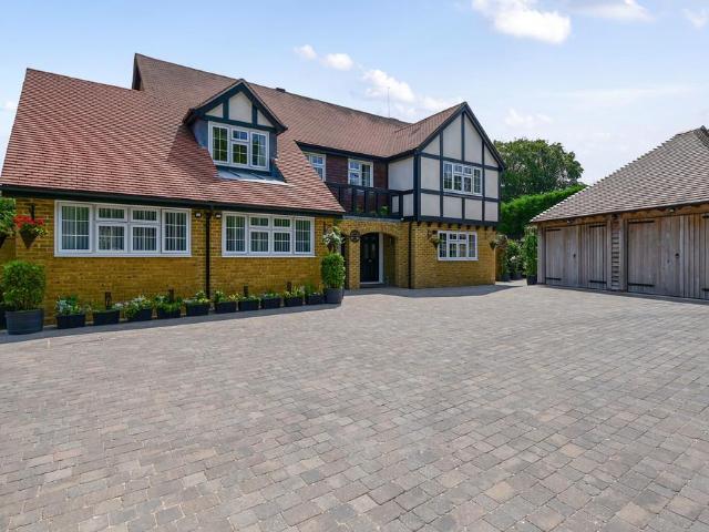 House for sale in Blackwater and Hawley, Hart