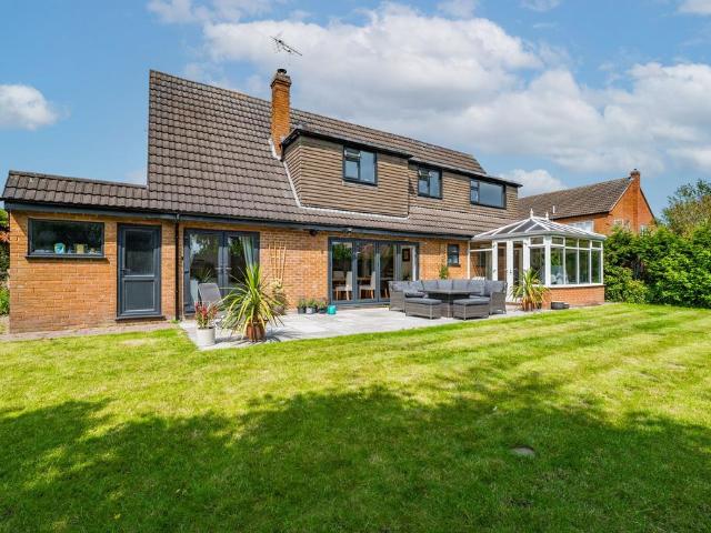 House for sale in Alverton, East Midlands