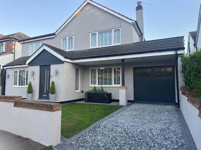 House for sale in Goffs Oak, Broxbourne