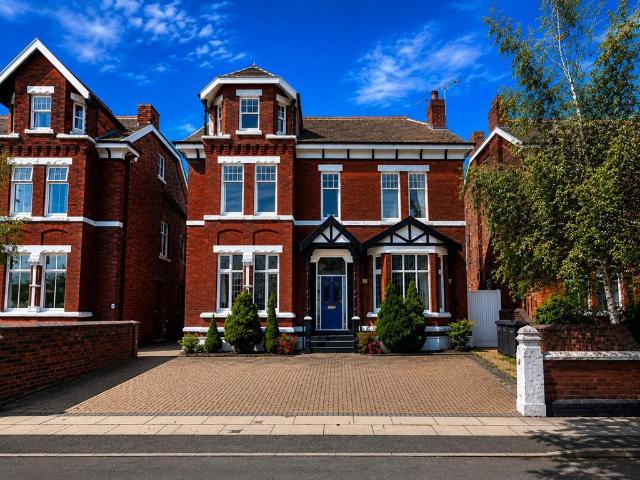 House for sale in Southport, Sefton