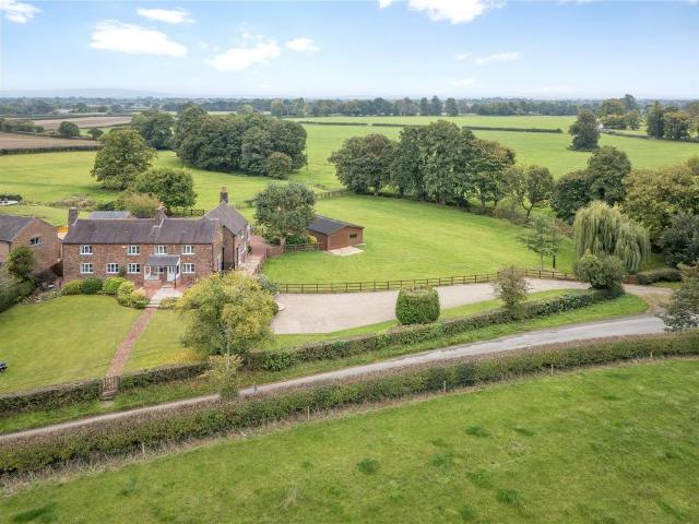 House for sale in Bradwall