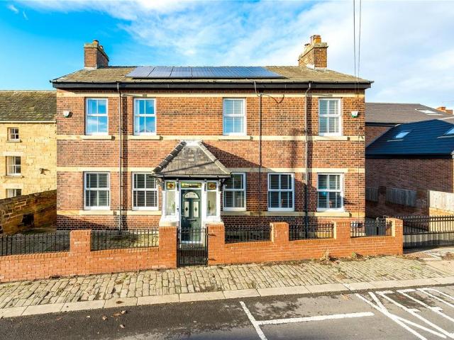 House for sale in Wintersett, Ryhill