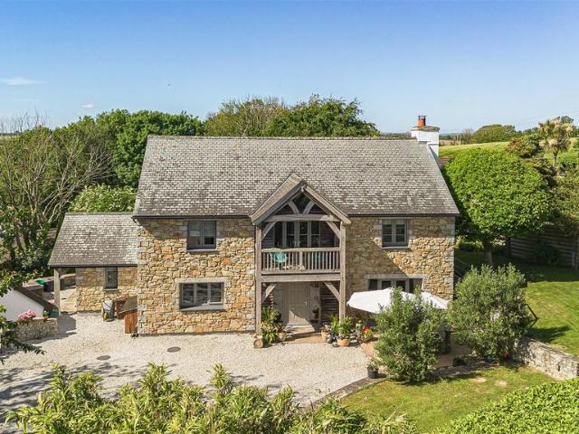 House for sale in Mullion, Cornwall