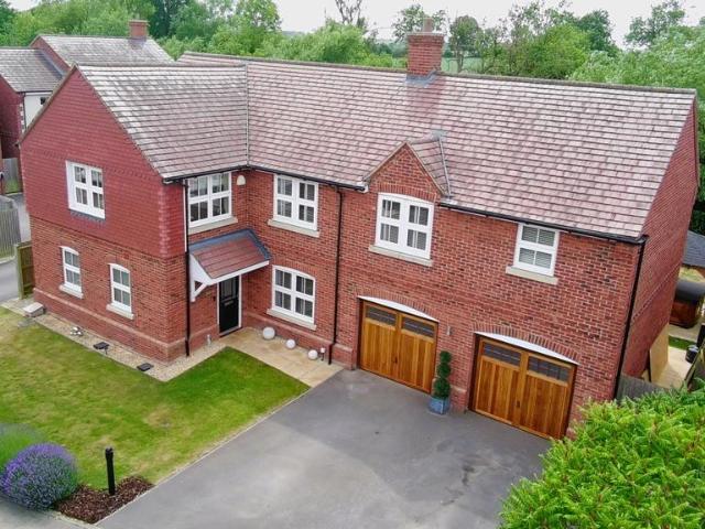 House for sale in Steeple Claydon, Buckinghamshire