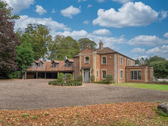 House for sale in Ashby St. Mary, Burgh St Peter