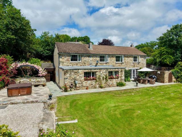 House for sale in Rosenannon, Cornwall