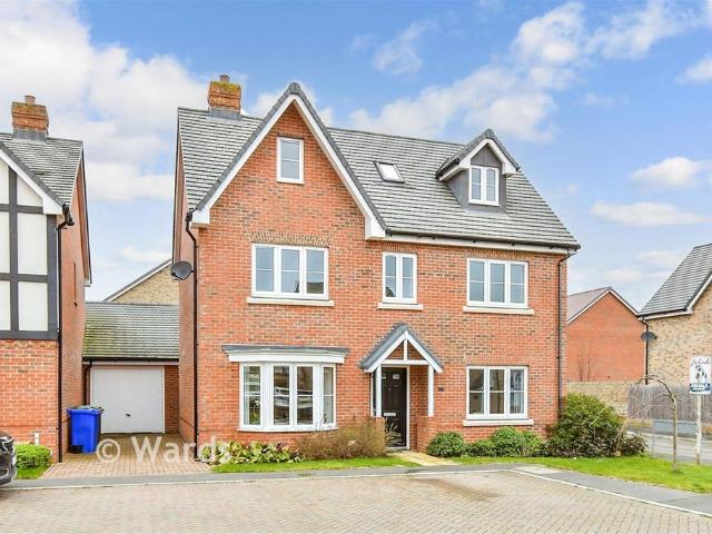House for sale in Oad Street, Kent