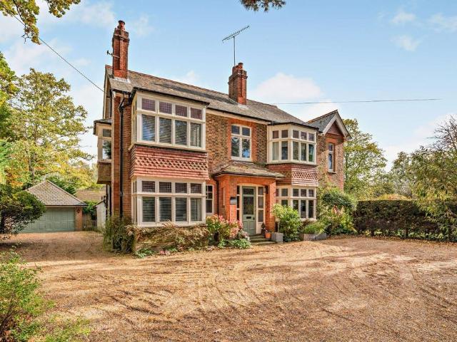 House for sale in Horsham, West Sussex