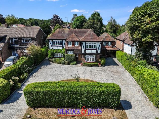 House for sale in Navestock Side, Essex