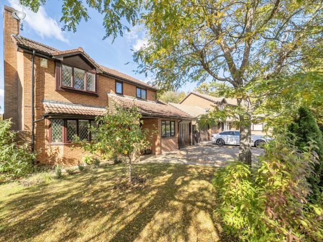 House for sale in Windlesham, Surrey Heath