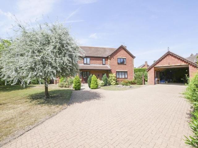 House for sale in Chelmondiston, Suffolk