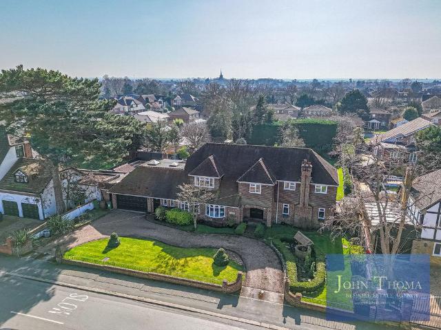 House for sale in Emerson Park, Greater London