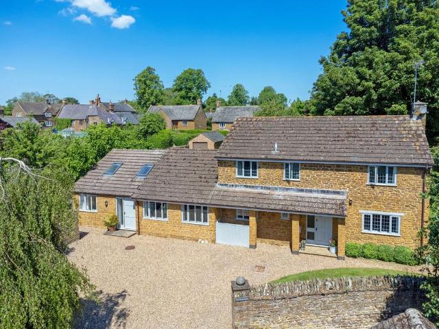 House for sale in Eydon, Northamptonshire