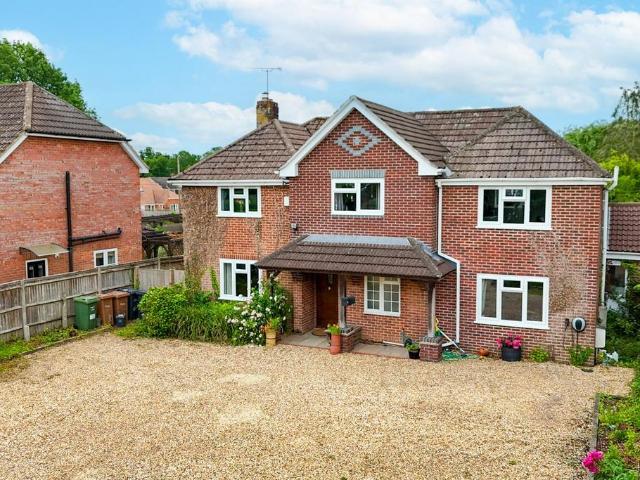 House for sale in Barton Stacey, Hampshire