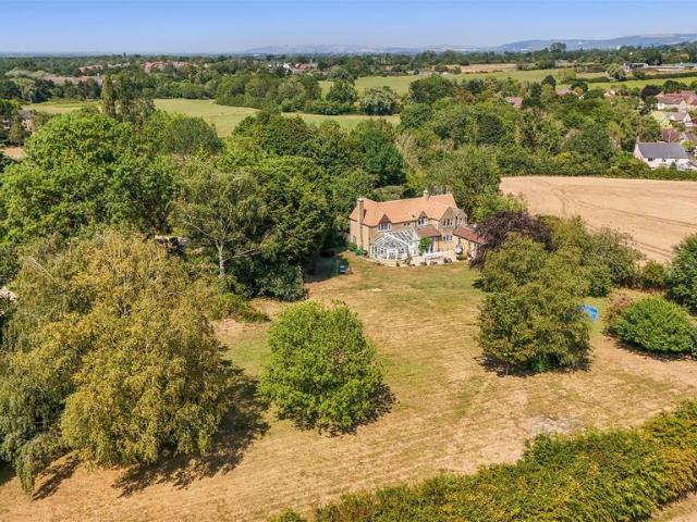 House for sale in Witcombe, Pamington