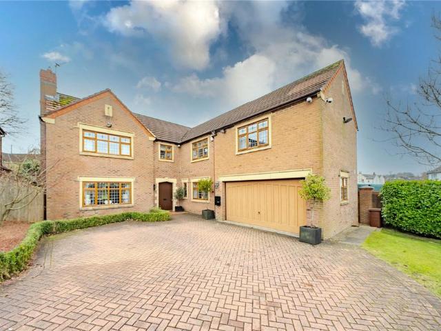 House for sale in Shadwell, West Yorkshire