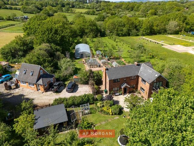 House for sale in Bromsgrove, Worcestershire
