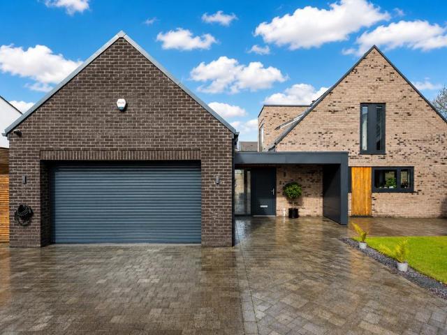 House for sale in Roby Mill, Lancashire