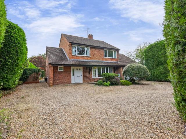 House for sale in Crookhill, Worcestershire