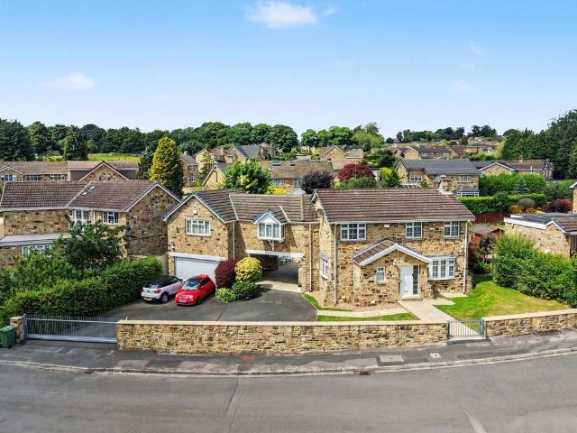 House for sale in Fixby, West Yorkshire