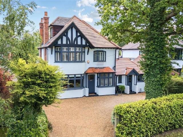 House for sale in Lower Green Esher, Blackhills