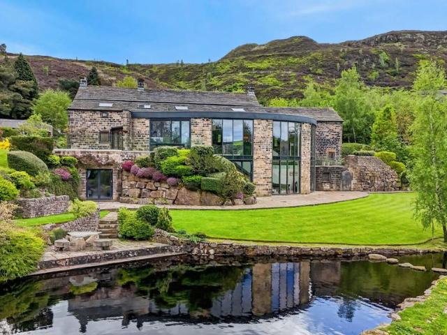 House for sale in Marsden, West Yorkshire