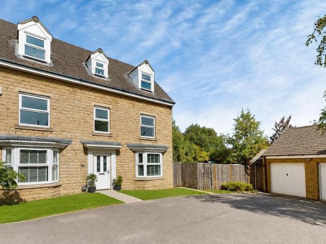 House for sale in Stone Chair, Northowram