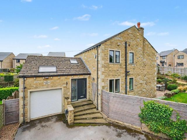 House for sale in Longwood, West Yorkshire