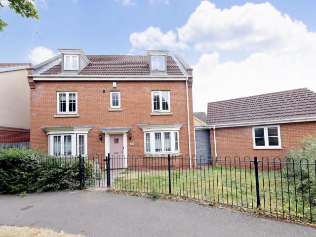 House for sale in Kingswood, Hull