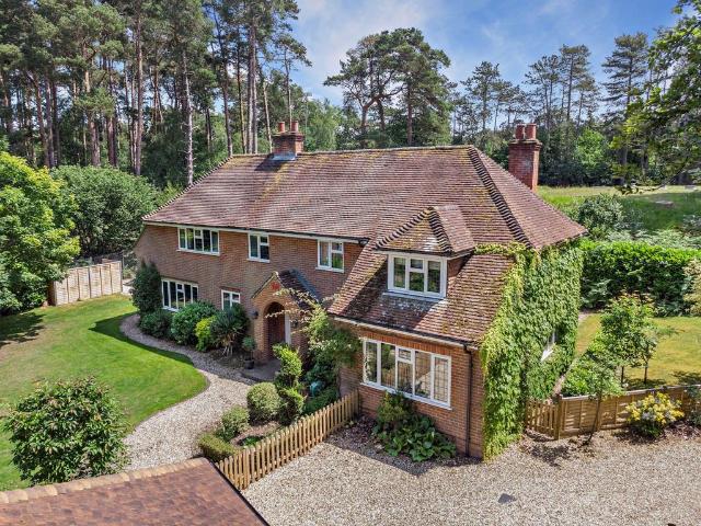 House for sale in Ashmore Green, Cold Ash