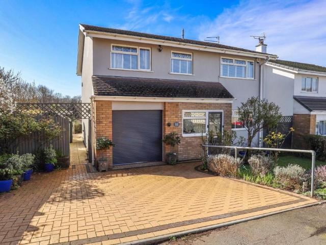House for sale in Pont-y-Clun, Miskin