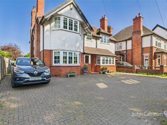 House for sale in Baswich, Staffordshire