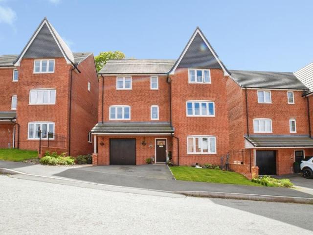 House for sale in Berry Hill, Potters Corner