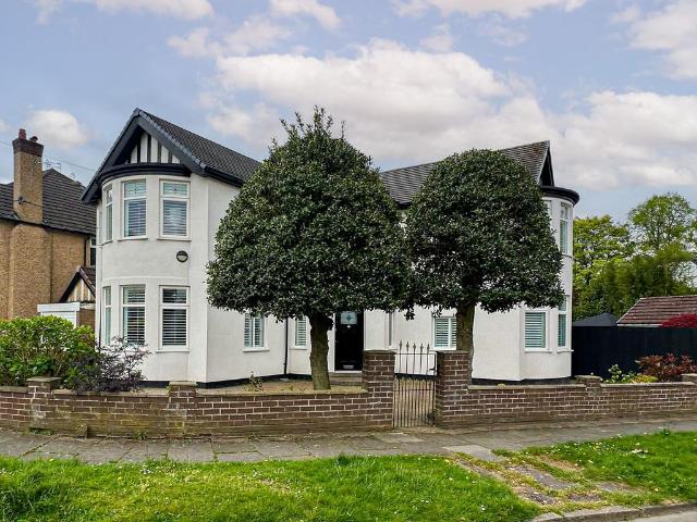 House for sale in Calderstones