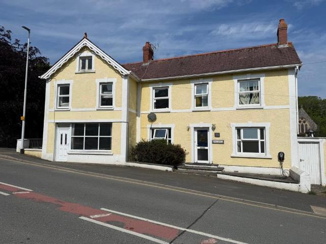 House for sale in New Quay