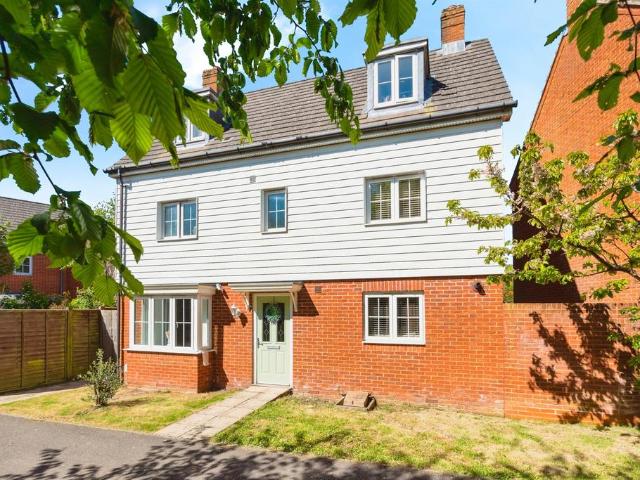 House for sale in Cheeseman's Green, Bridgefield