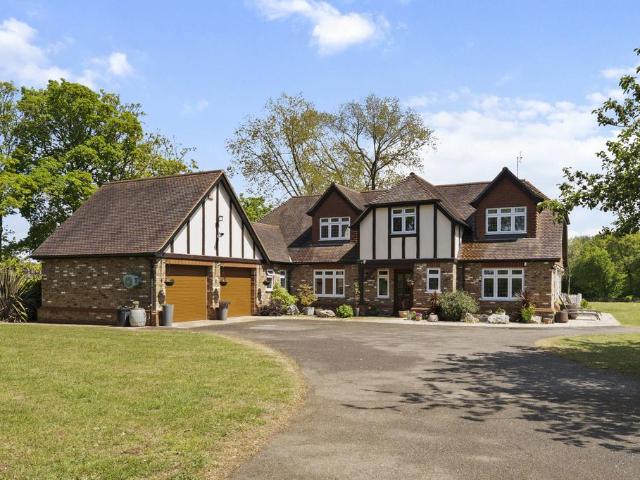 House for sale in East Hill, The Butts