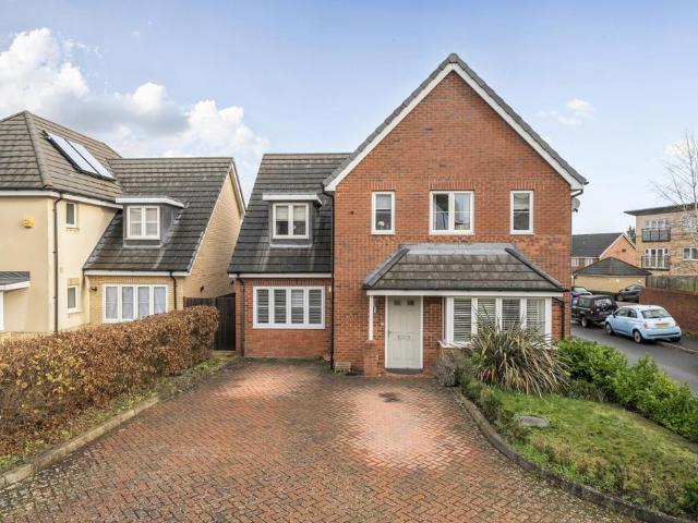 House for sale in Batchworth, Hertfordshire