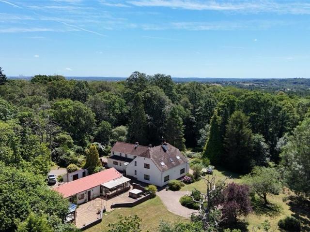 House for sale in Barton Stacey, Hampshire
