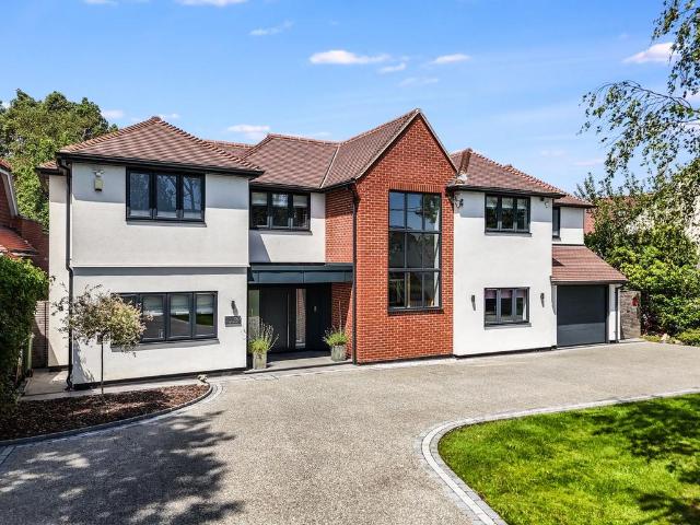 House for sale in Hutton, Navestock Side