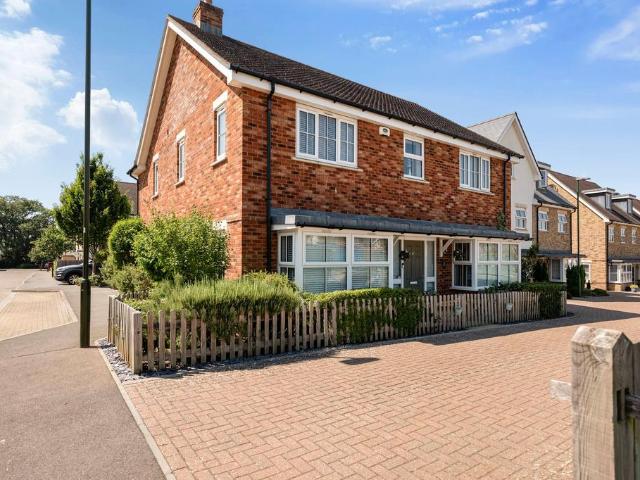 House for sale in Wickhurst Green, Horsham