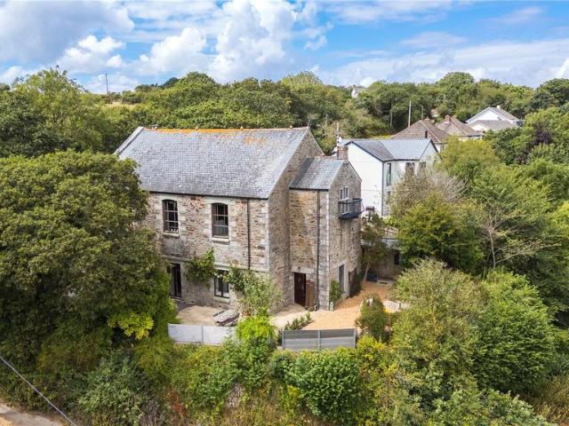House for sale in Gweek