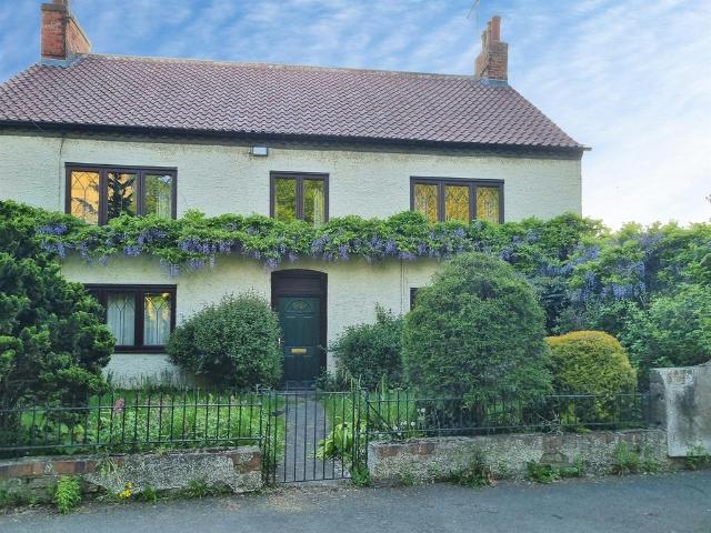 House for sale in Hatfield, South Yorkshire