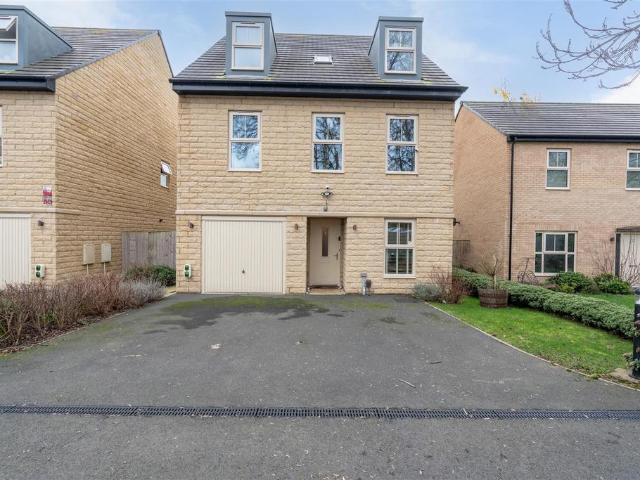 House for sale in Killingbeck, West Yorkshire