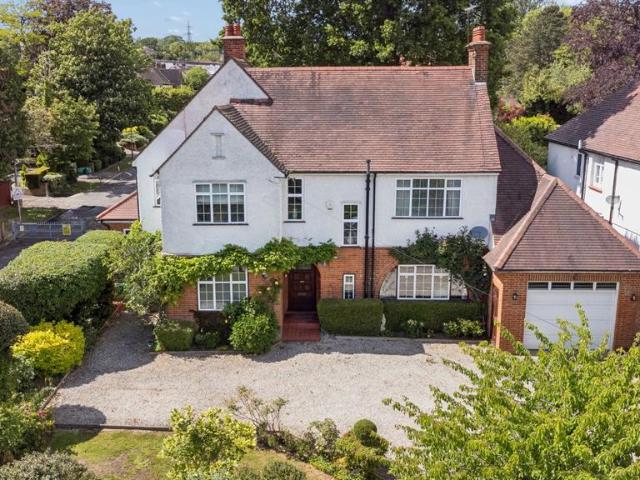 House for sale in Northwood, Greater London